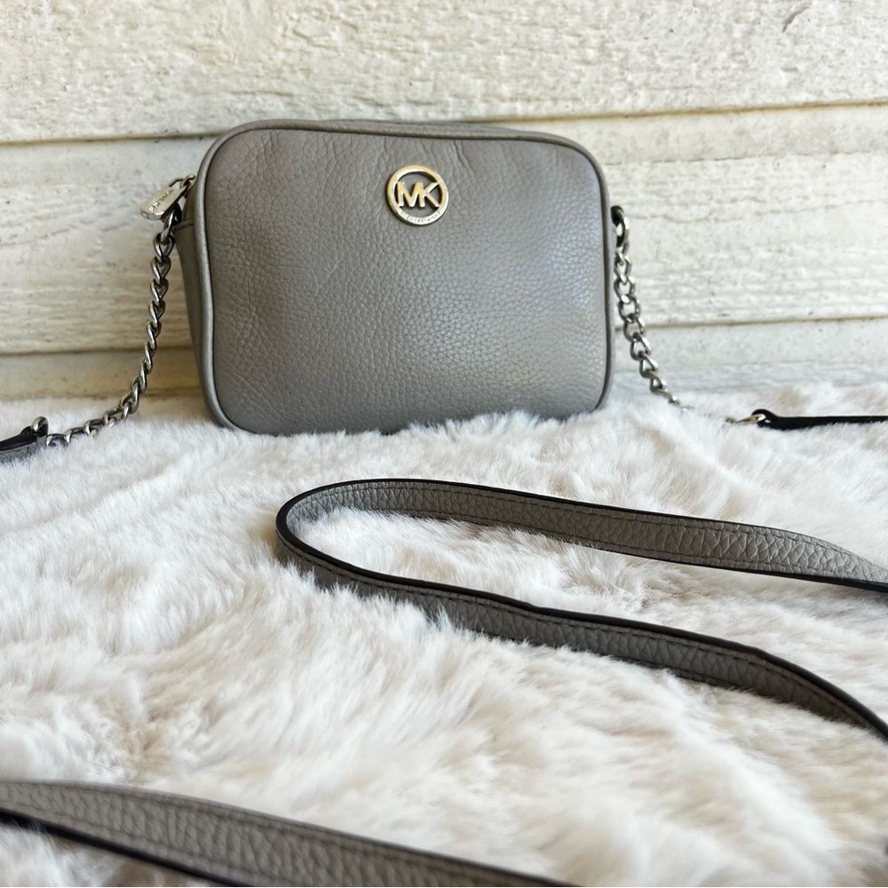 MICHAEL KORS Grey Leather Chain Fulton Crossbody Bag